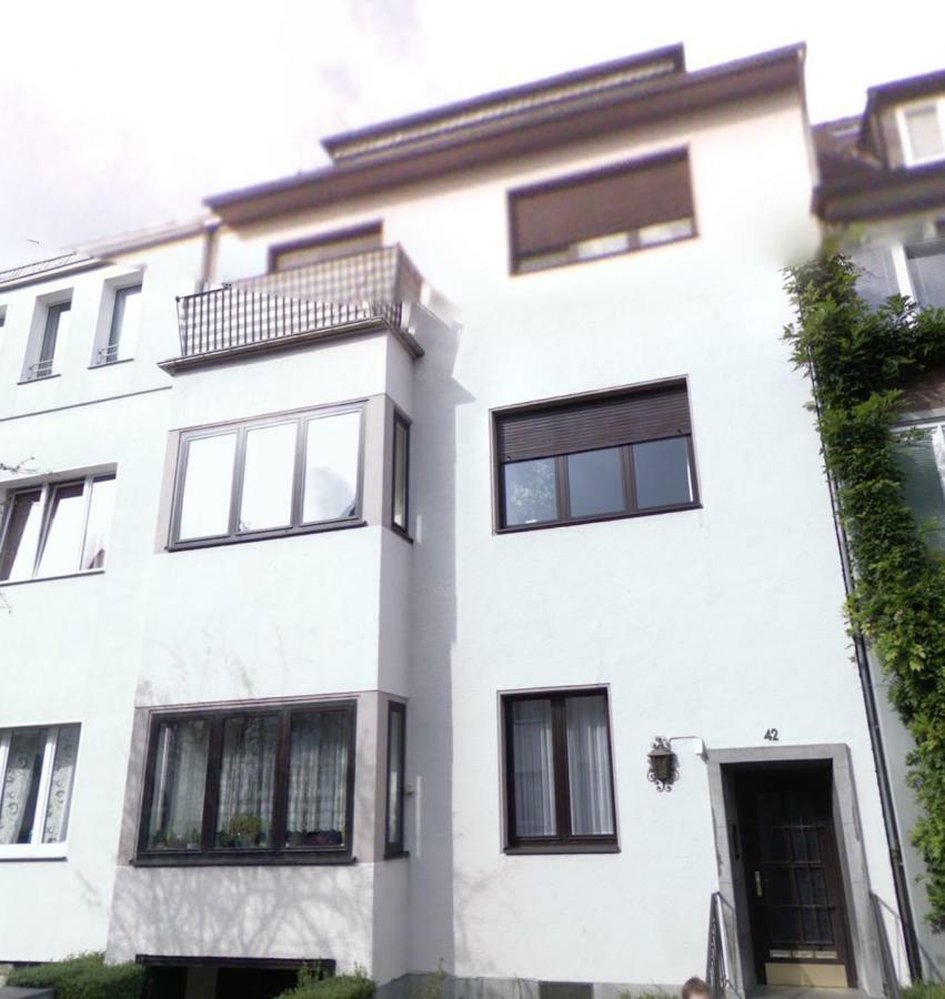 Messe Ferienwohnung Duesseldorf Oberkassel Esterno foto